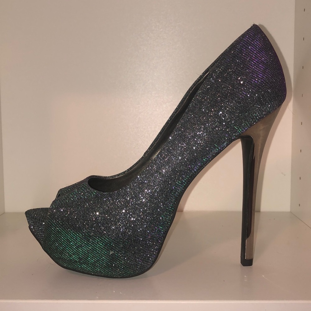 Carlos Santana glitter NYE heels